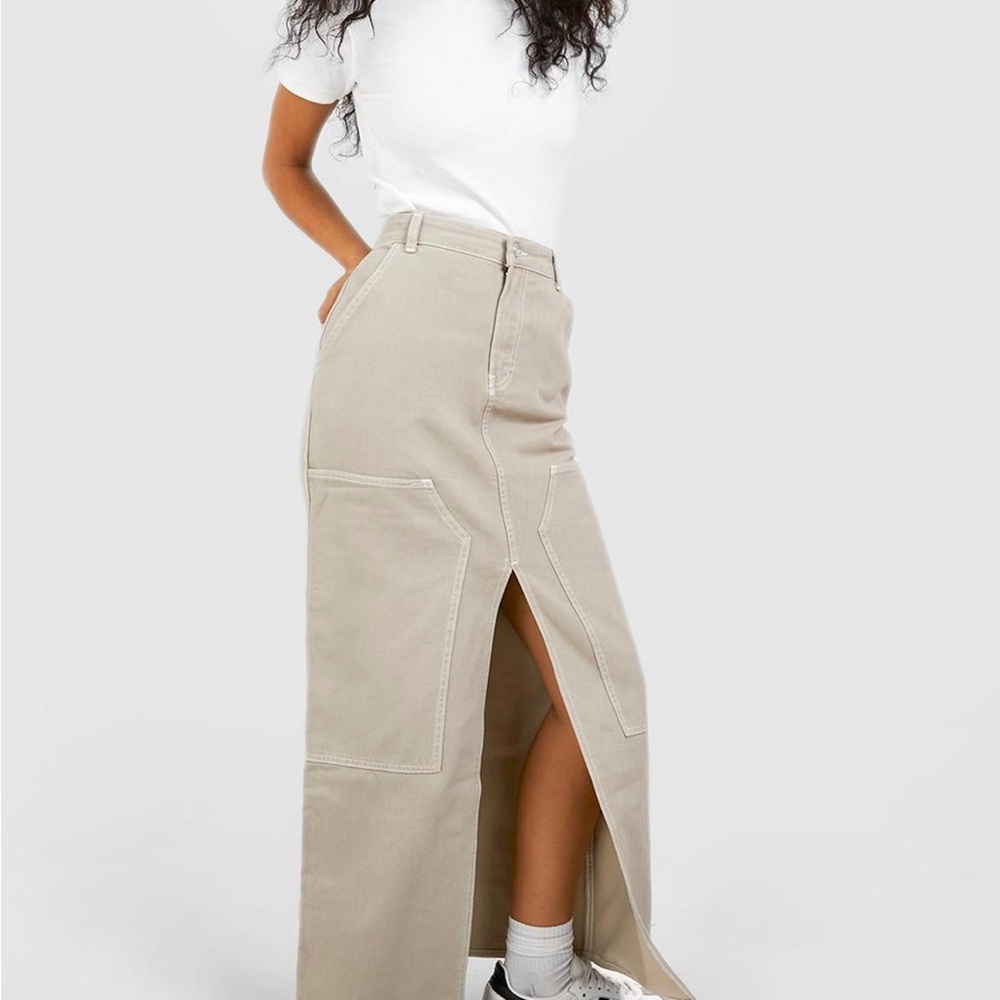 Maxi skirt, center front slit